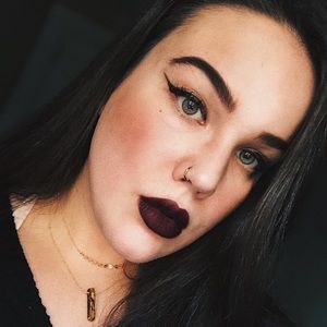 Meet your Posher, Arielle